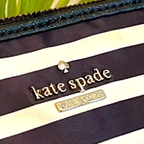 CLEARANCE Kate Spade STORYBOOK Black and White Striped Nylon Crossbody Bag EUC - Picture 2 of 6